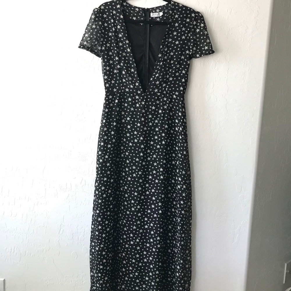 Black Maxi Dress Stars low plunge - Picture 2 of 6